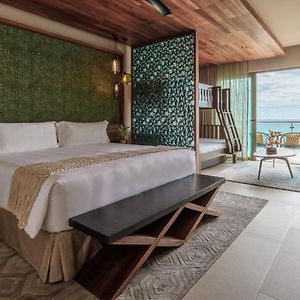 Family King Suite Ocean View
